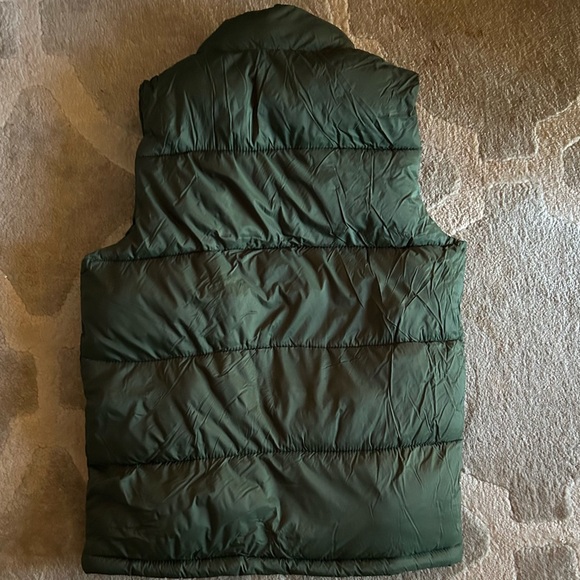 Old Navy puffer vest - Picture 3 of 4